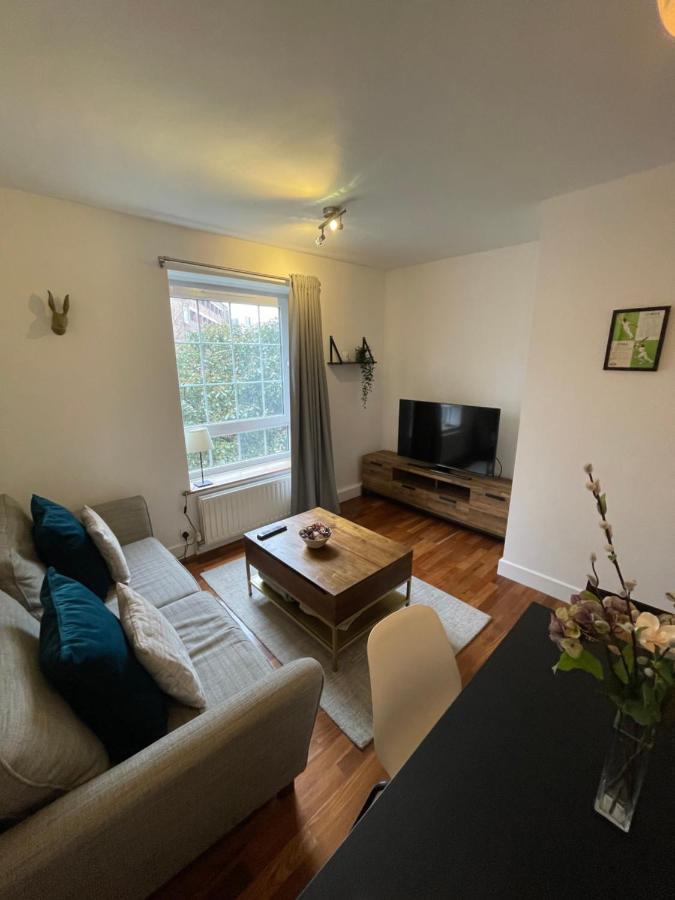 Spacious Flat Opposite The Oval Leilighet London Eksteriør bilde