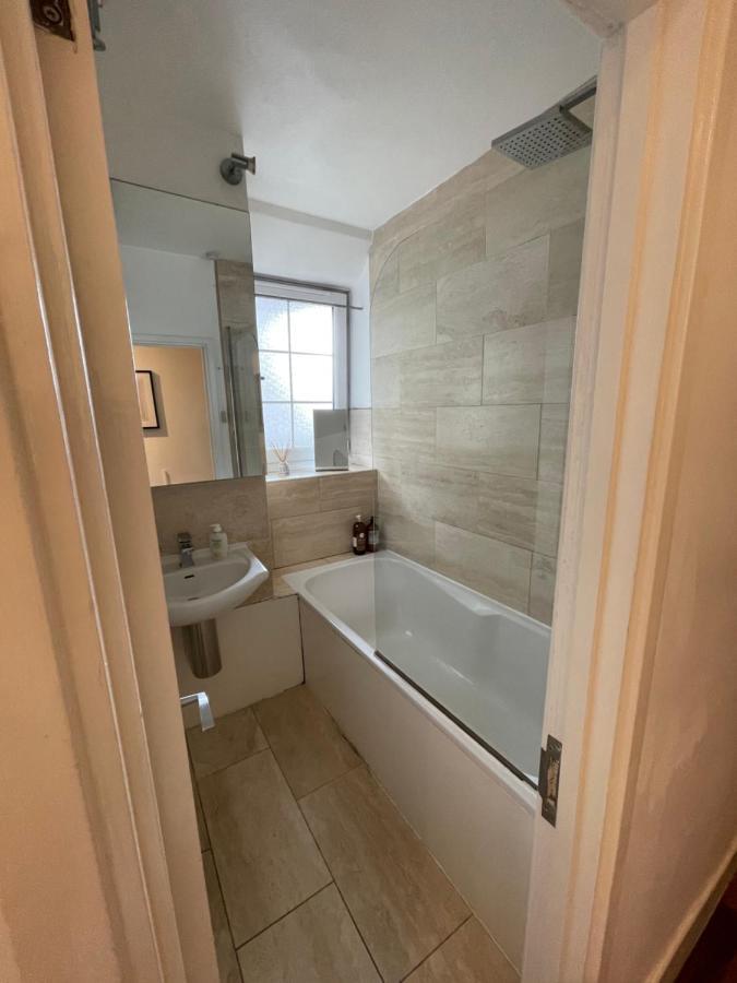 Spacious Flat Opposite The Oval Leilighet London Eksteriør bilde